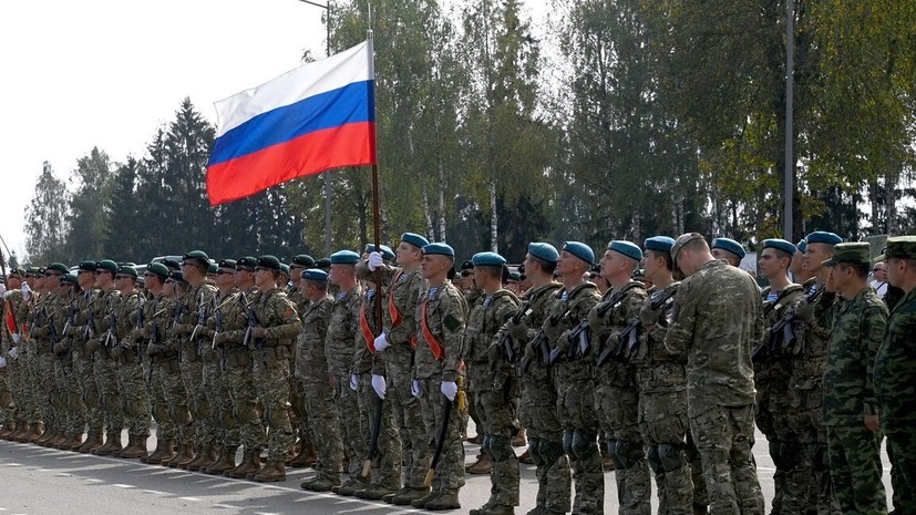 Российским военным повысят оклады с 1 октября на 7,6%