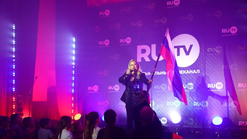 Анна Семенович и Денис Майданов выступили для проходящих лечение бойцов на Кубани