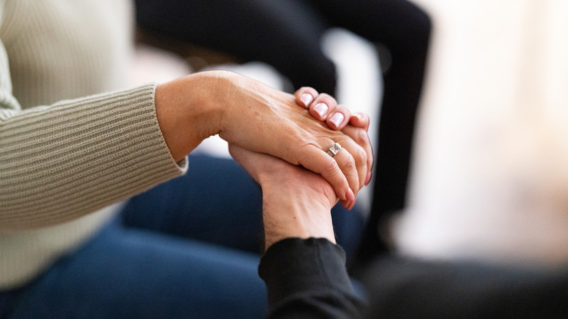 Психолог Наумова рассказала, как избавиться от синдрома спасателя