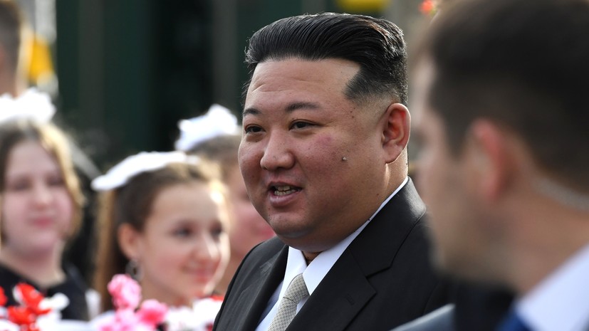 ЦТАК: Ким Чен Ын посетил оборонные НИИ в Пхеньяне