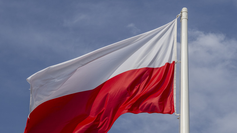 Rzeczpospolita: Польша столкнётся с проблемами из-за потока молодёжи с Украины