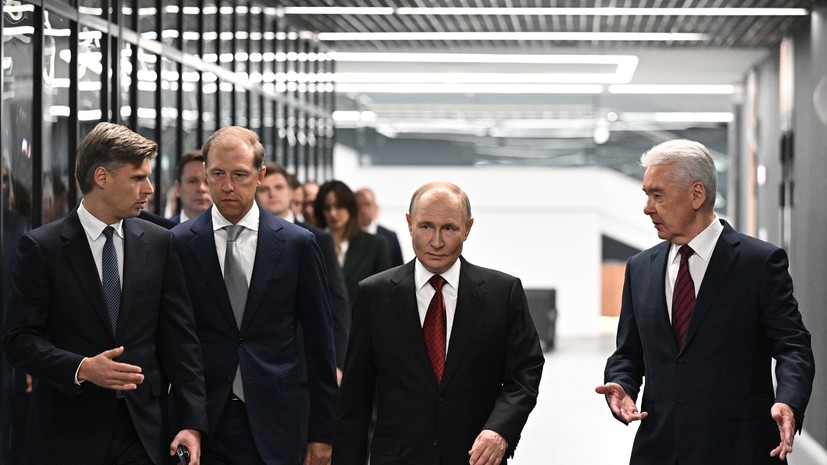 Путин и Собянин открыли движение на новом участке Троицкой линии метро Москвы