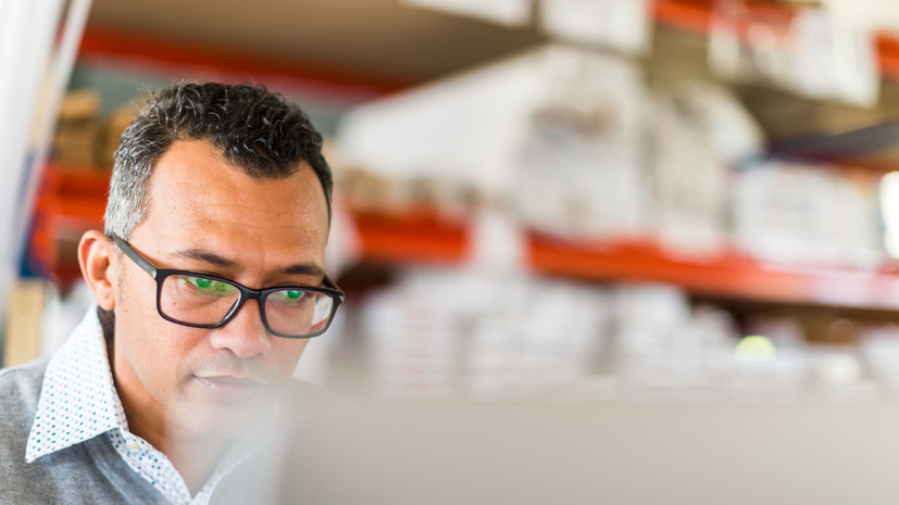 Менеджер по продажам назван самым высокооплачиваемым офисным сотрудником в ХМАО