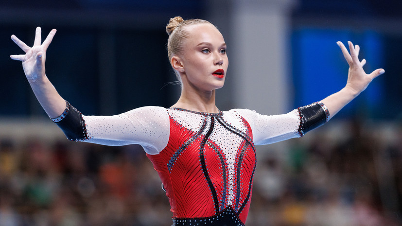 Мельникова завоевала серебро в вольных упражнениях на турнире в Париже