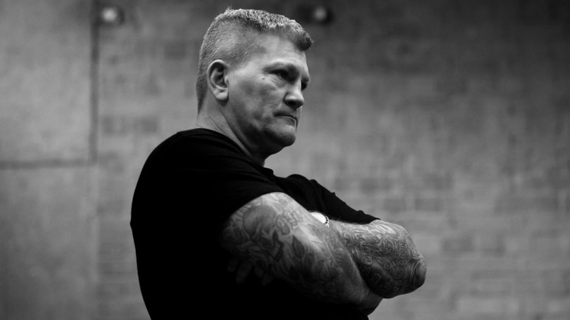 «Ошеломляющая новость»: в 46 лет ушёл из жизни сокрушивший Костю Цзю боксёр Рикки Хаттон