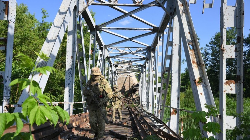 Медведев призвал восстановить безлюдные населённые пункты в Курской области
