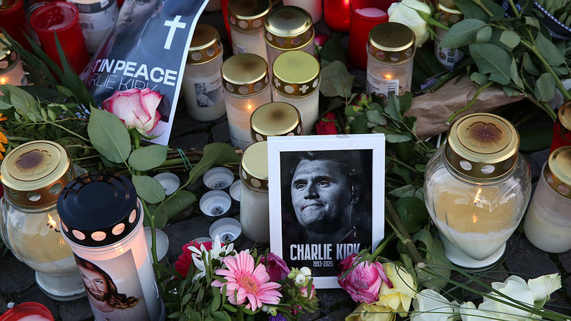 Fox News: американец пытался разрушить стихийный мемориал Чарли Кирка в Финиксе