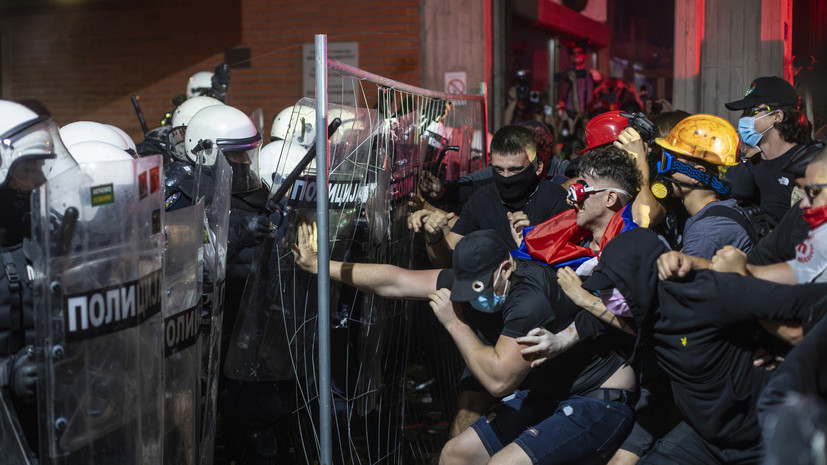 СВР: евроэлиты хотят использовать ЧП в Нови-Саде для дестабилизации в Сербии