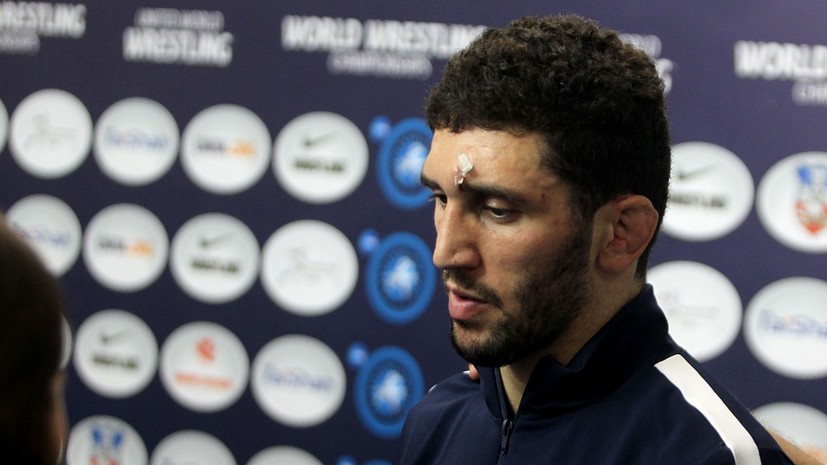 Борец Сидаков сломал четыре зуба во время полуфинала на чемпионате мира в Хорватии