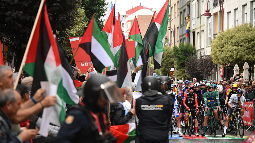 UCI осудил активистов, сорвавших последний этап «Вуэльты Испании»