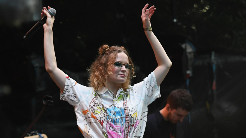 Mash: иноагенту Монеточке запретили въезд в ОАЭ, Турцию и Сербию