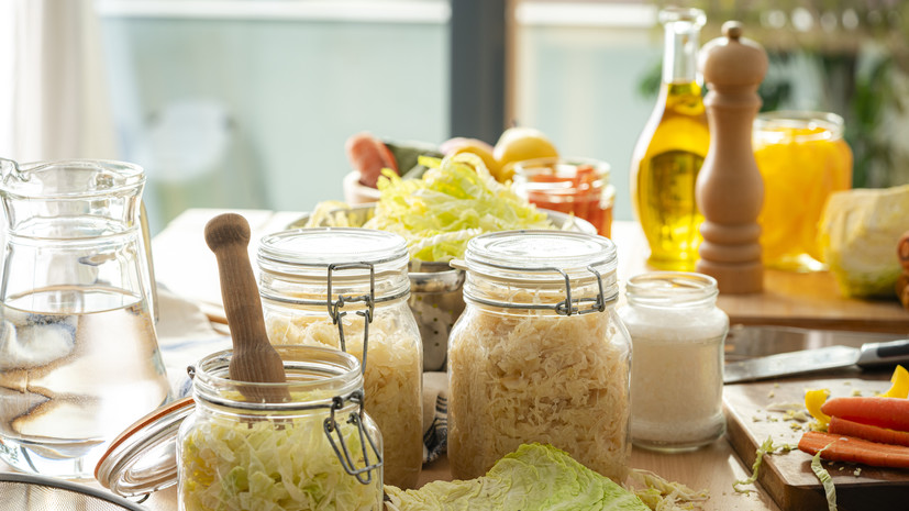 Эндокринолог Байтурова назвала квашеную капусту самой полезной заготовкой