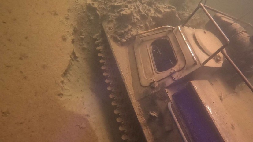 Водолазы сняли на видео затонувший с людьми вездеход в Забайкалье