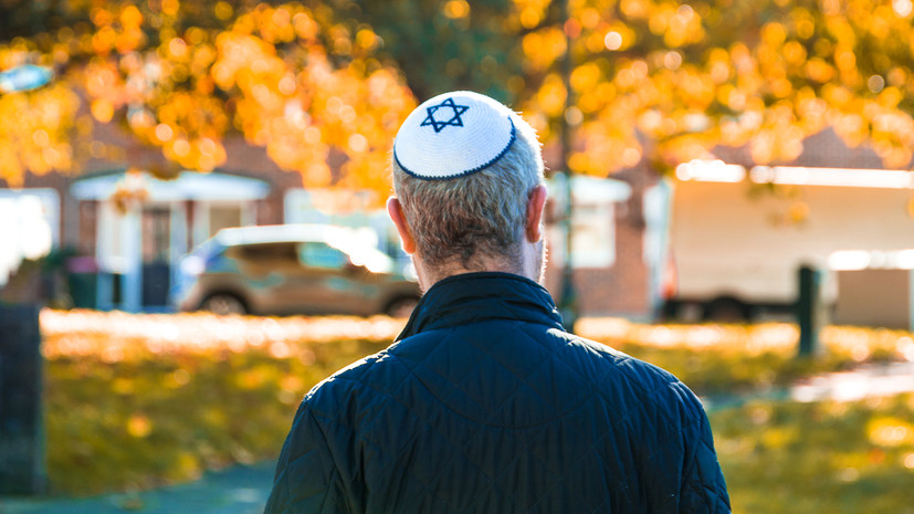 NDR: в Германии в витрине магазина появилась табличка «евреям вход воспрещён»