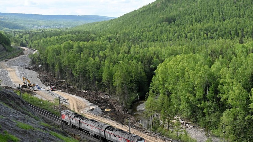 Двое рабочих погибли при сходе подвижного состава на железной дороге в Приамурье