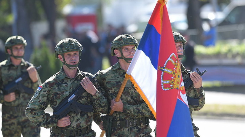 Аналитик объяснил «охоту» Запада из-за ситуации вокруг парада в Белграде