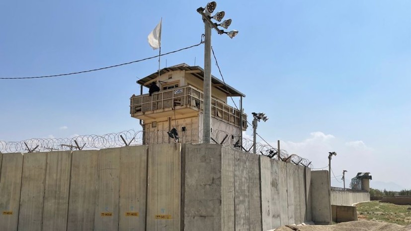 У ворот военной базы в афганском Баграме произошёл взрыв