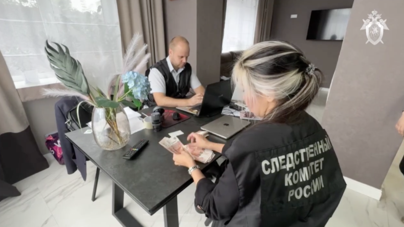 У мэра Владимира изъяли украшения и дорогой автомобиль в рамках дела о взятке