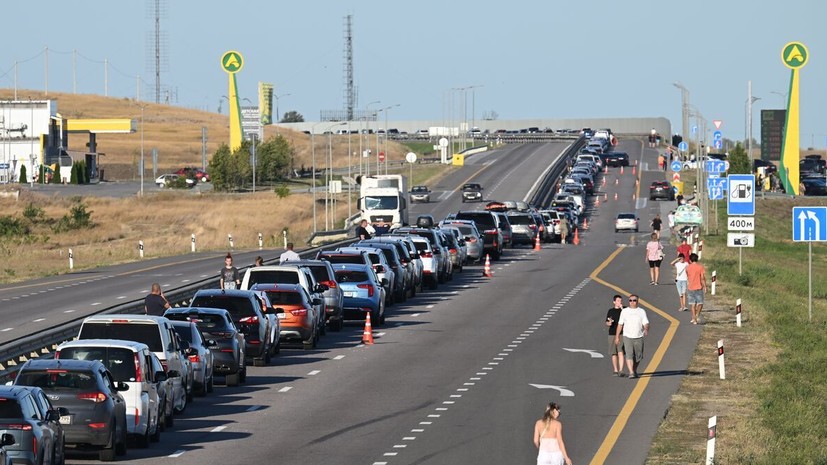 Движение транспорта по Крымскому мосту восстановлено