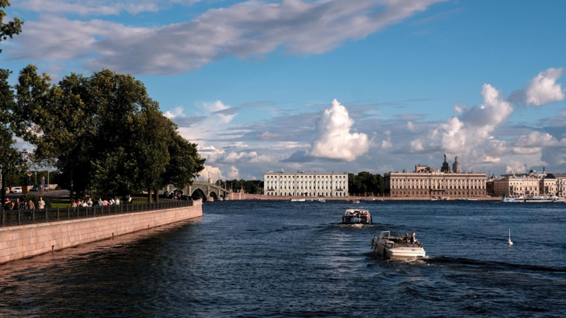 Петербург принял шесть миллионов туристов за лето