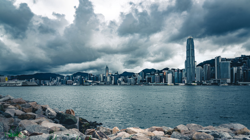 Во время тайфуна «Рагаса» в Гонконге пострадали 33 человека