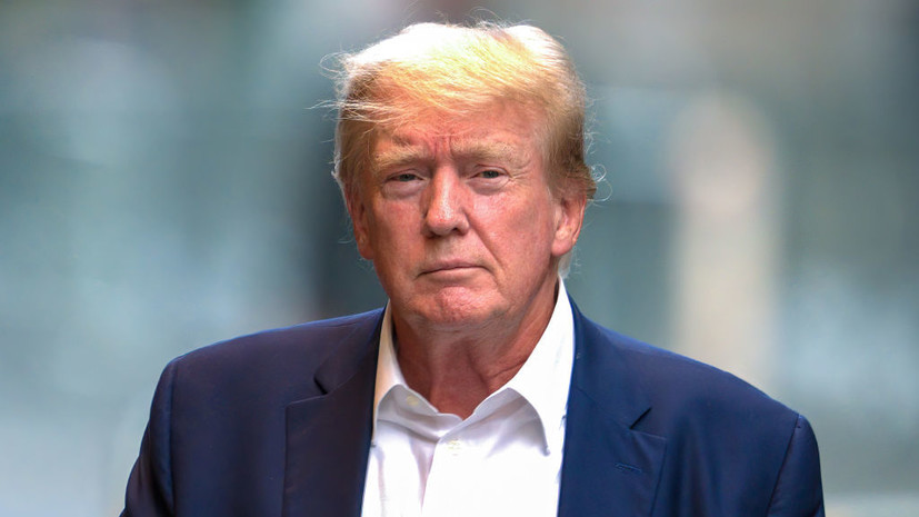 Трамп заменил портрет Байдена в Белом доме на фото устройства для автоподписи