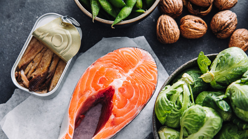 Нутрициолог Коновалова: жирная рыба полезна для работы мозга