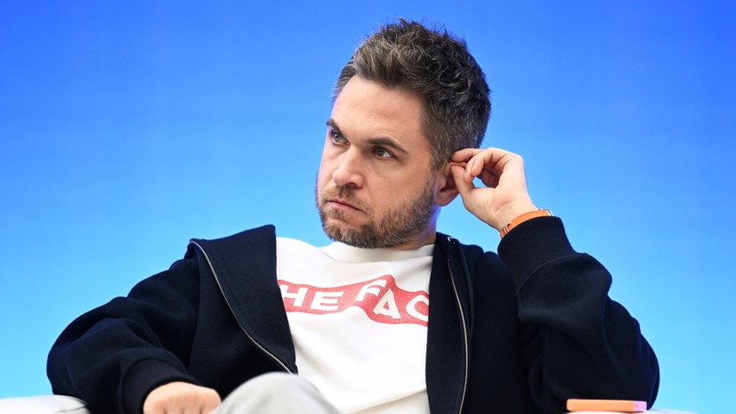 Президент Медиалиги Осипов оригинально поздравил супругу с годовщиной во время матча «Амкала» в Кубке