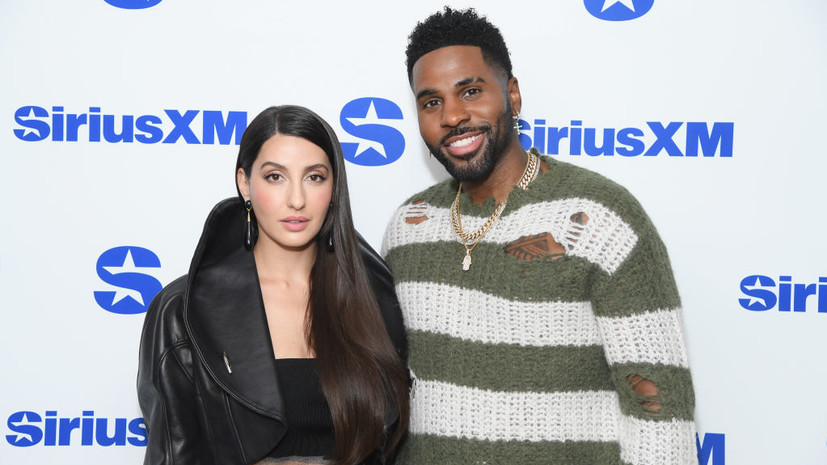 Mash: певец Джейсон Деруло потратил 30 часов на перелёт в Россию