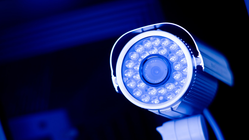 Юрист рассказал, как законно установить камеру видеонаблюдения рядом с квартирой