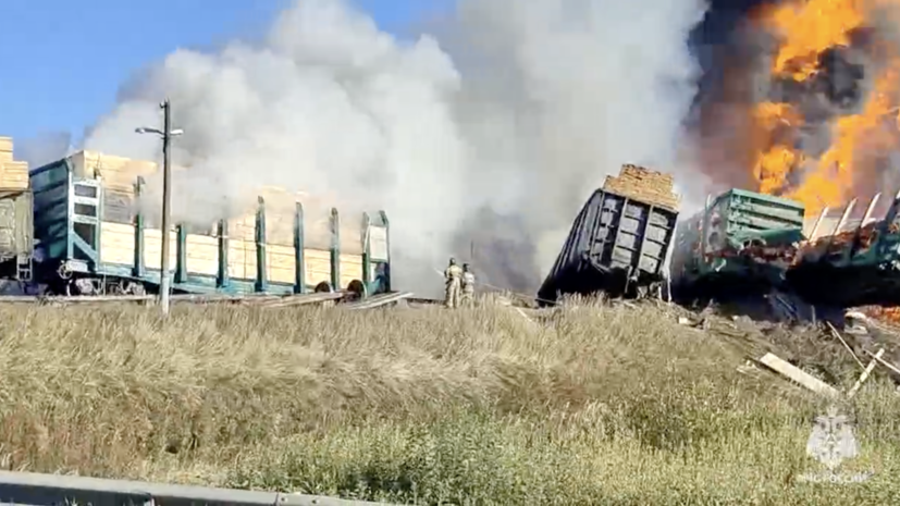Водитель фуры, вероятно, погиб при столкновении с поездом в Смоленской области