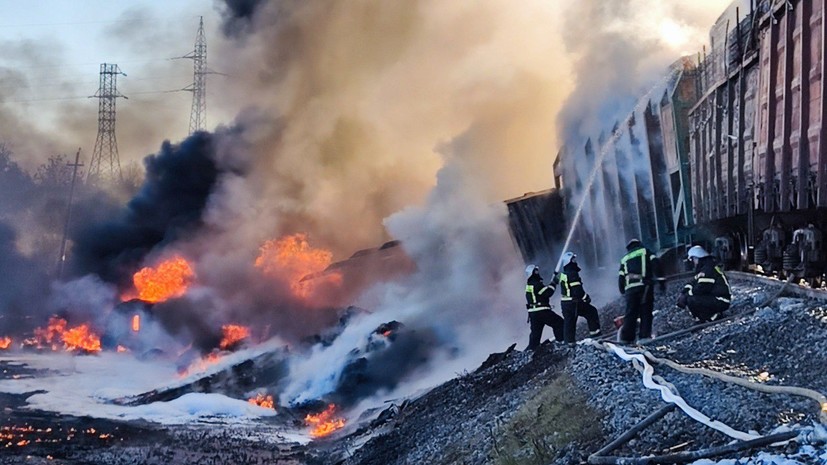 Анохин: загорелось 16 вагонов поезда, столкнувшегося с фурой под Смоленском