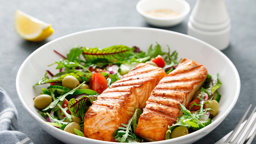 Диетолог Залётова: на ужин после 18:00 можно есть птицу и рыбу