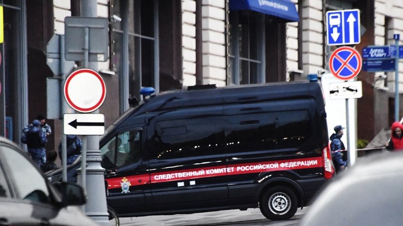 СК: двух жителей Ленинградской области обвинили в сбыте опасного суррогата