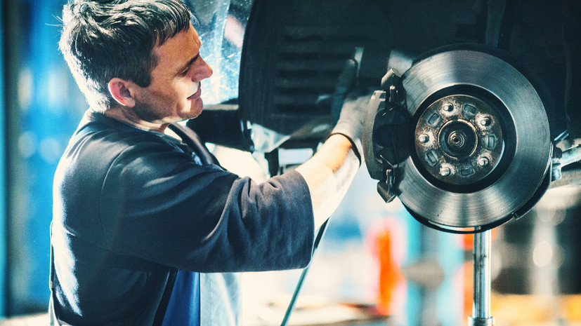 Автоэксперт Матвеев посоветовал проверить тормозную систему перед приходом холодов