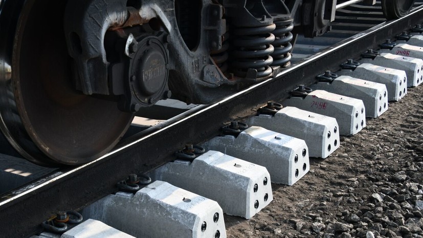 В Дагестане пассажирский поезд столкнулся с автомобилем