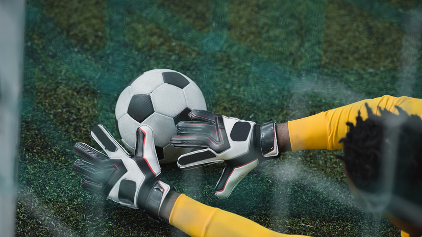 19-летний вратарь умер после удара по голове во время матча в Испании