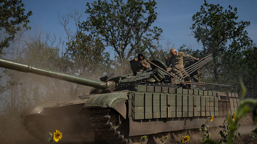 РИА Новости: ВСУ расстреляли из танка пытавшихся сдаться в плен сослуживцев