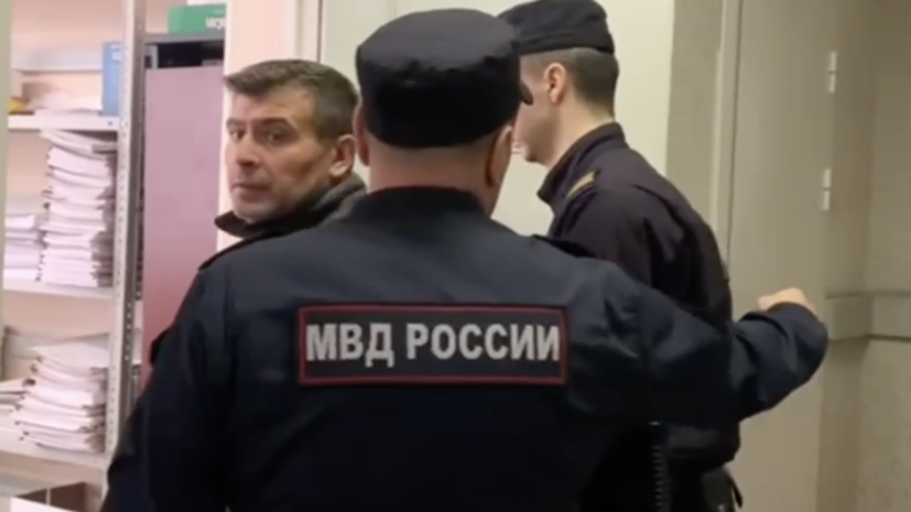 Суд арестовал ещё одного фигуранта дела о суррогатном алкоголе в Ленобласти