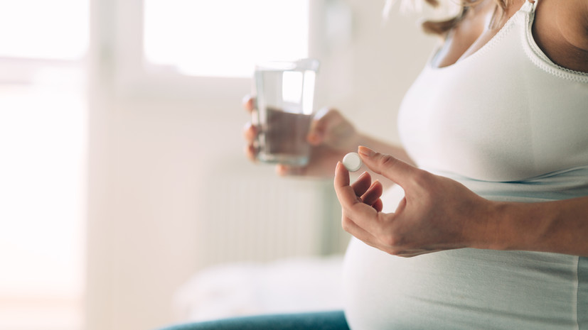 Акушер-гинеколог объяснил, опасен ли приём парацетамола во время беременности