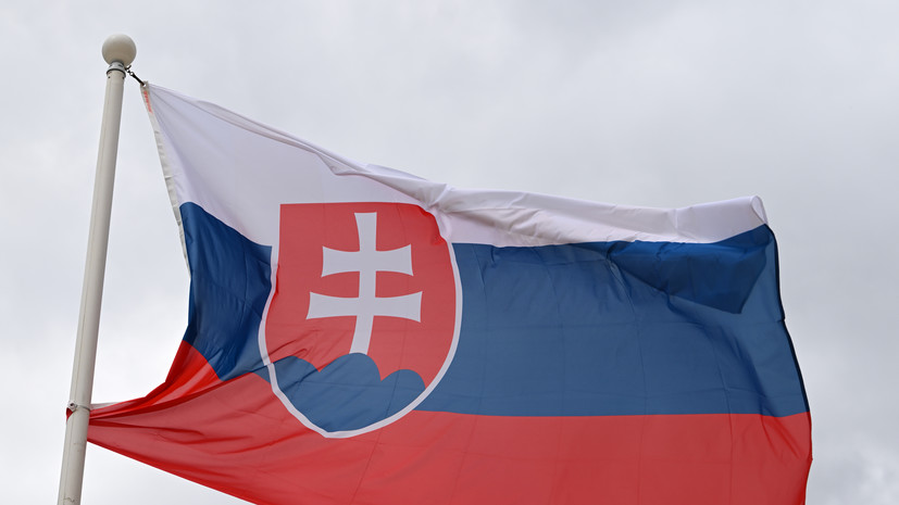 К Конституции Словакии утвердили поправки о признании только двух полов