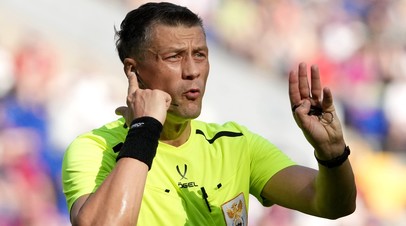 Главный арбитр РПЛ Василий Казарцев