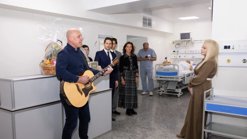 Долина, Майданов и другие артисты выступили в Главном клиническом госпитале МВД России