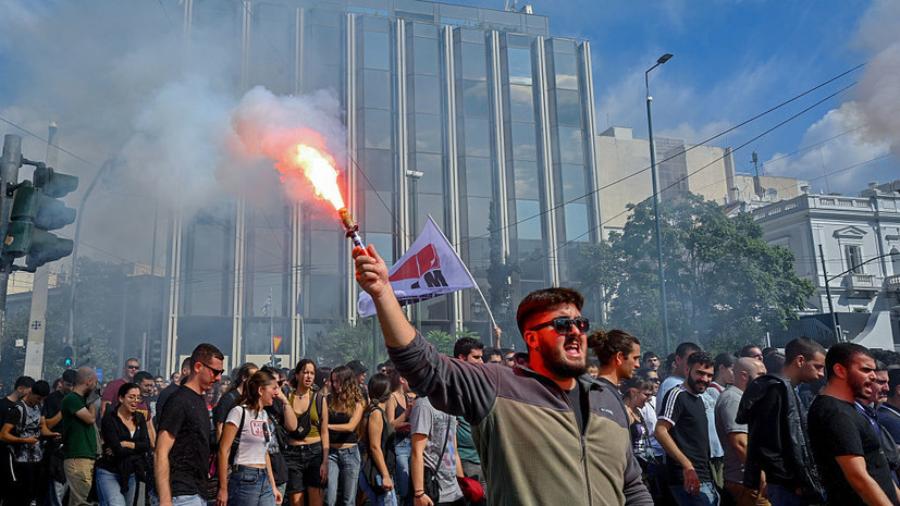 В Афинах проходит многотысячная акция протеста