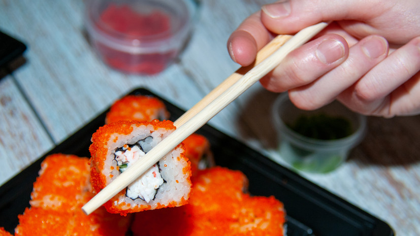 Диетолог Парецкая назвала роллы с рыбой полезным ужином