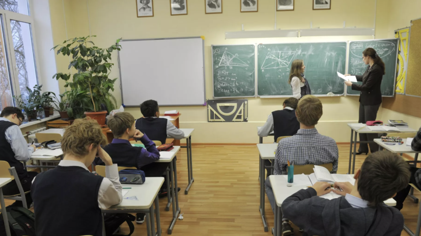 Глава СПЧ: несколько сотен тысяч детей мигрантов не учатся в школе в России