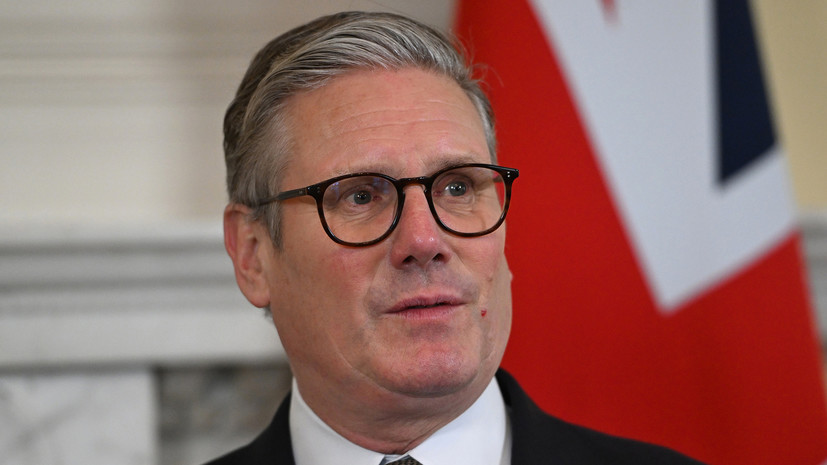 Стармер возвращается в Британию из-за ЧП в Манчестере