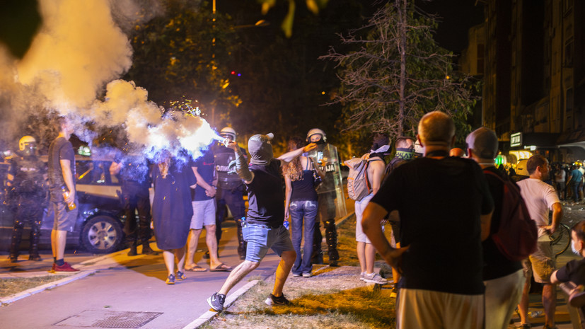 Путин: спецслужбы России видят, что в Сербии пытаются провести «цветную революцию»