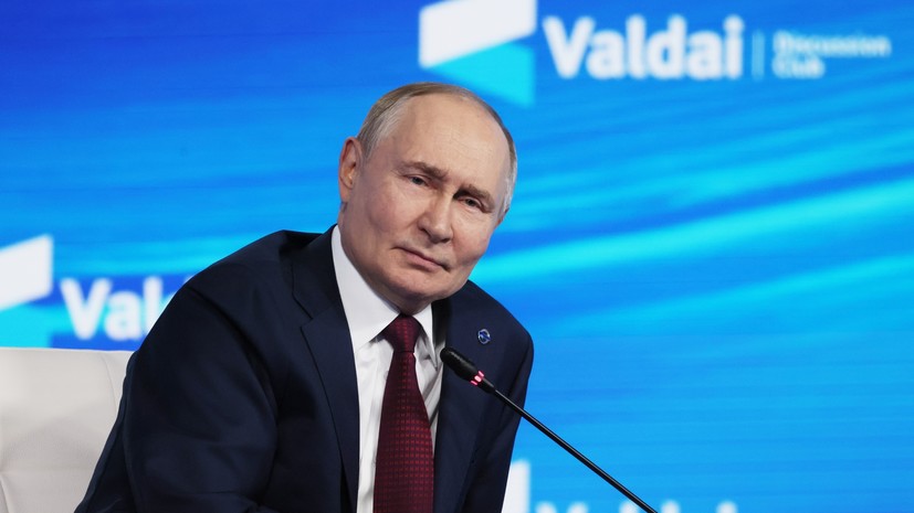 Путин в шутку назвал себя «будущим директором ЦРУ»