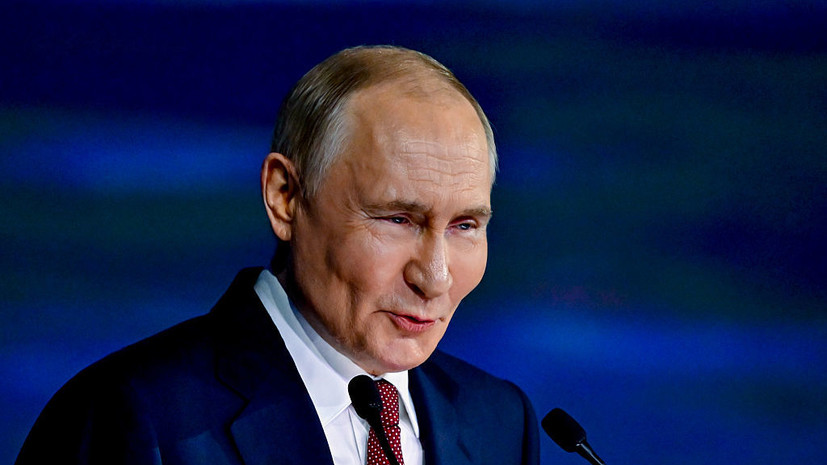 Путин пошутил, что зал его «возненавидит» за долгое выступление на «Валдае»